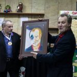 Вручение Георгию Делиеву портрета, написанного художником Дмитрием Косариковым