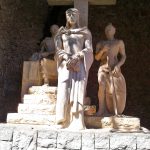Скульптуры и барельефы монастыря9