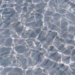 Необыкновенная прозрачность воды озера Салда, Турция.